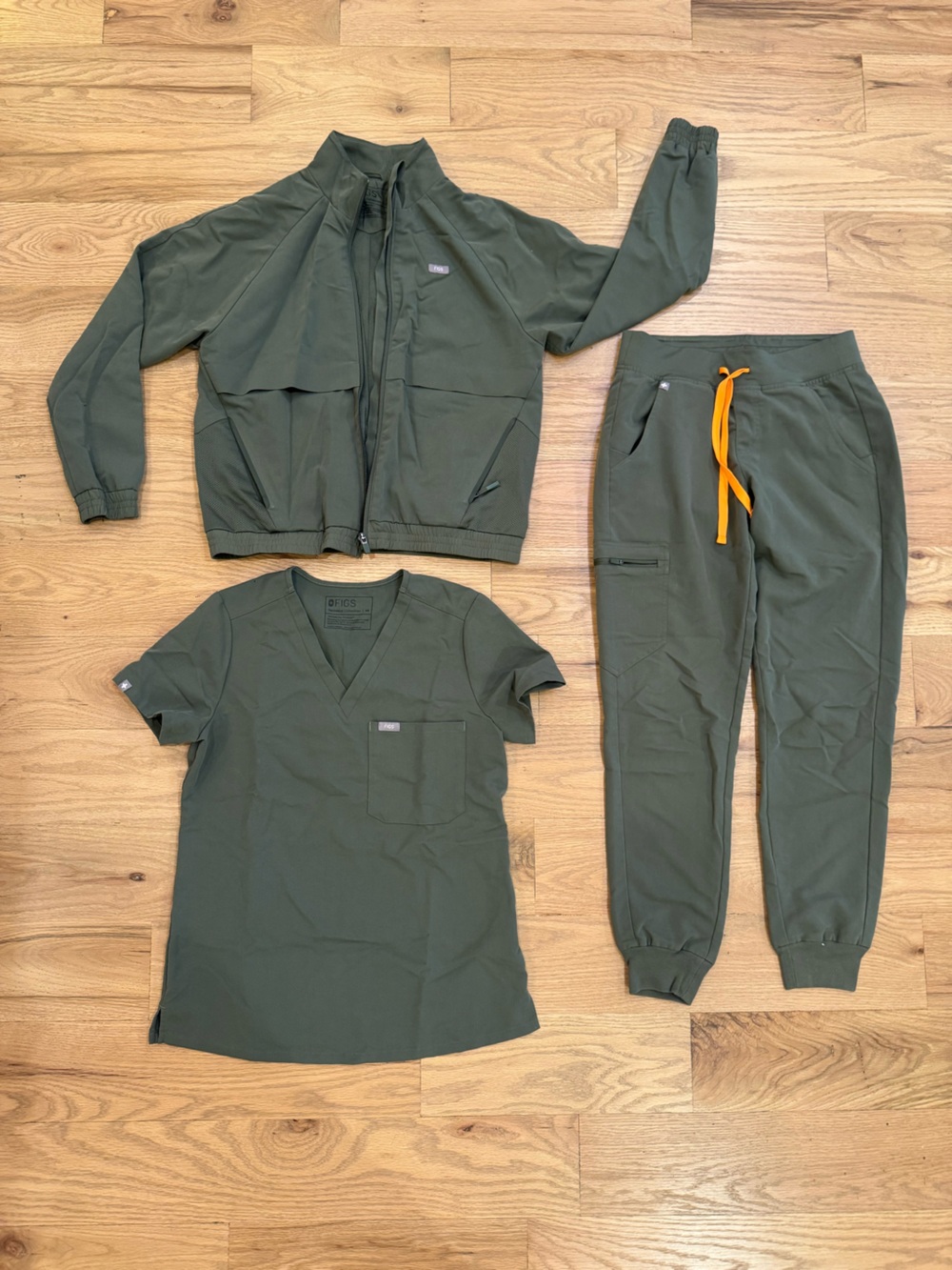 FIGS Women’s Moss Green Scrub Set Sz XS